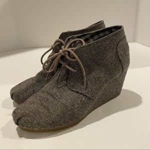 Toms Brown Herringbone Tweed Ankle Wedge Booties 7